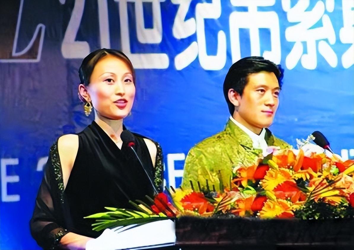 因为在剧中杨子和黄圣依扮演的是夫妻.