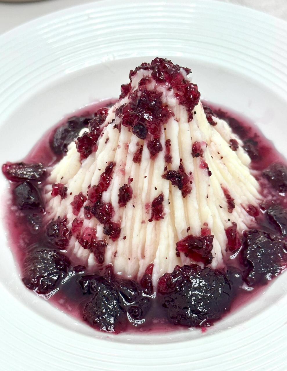 蓝莓山药塔,超爱这款小甜品  山药蒸出来没什么味道,不太爱吃,但是