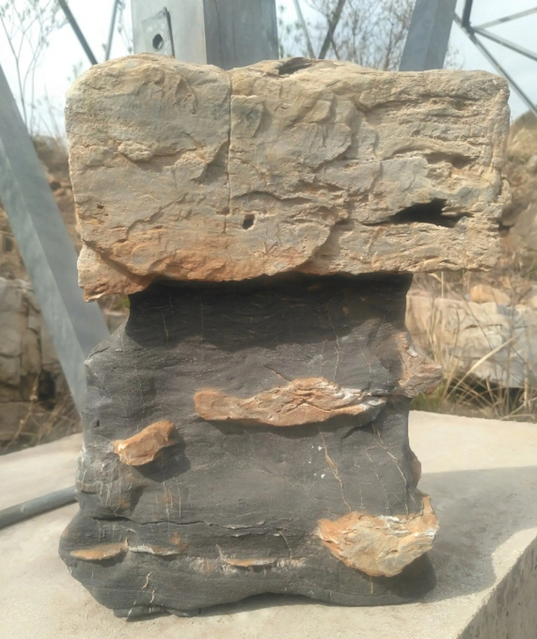 奇石摆件#易水砚石取材于太行山区的西峪山上,为泥质沉积岩