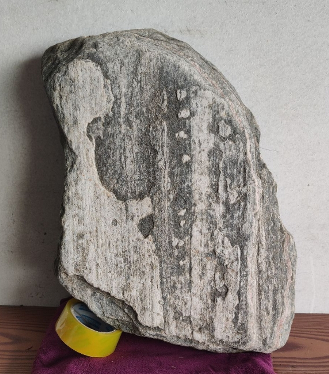 奇石摆件#易水砚石取材于太行山区的西峪山上,为泥质沉积岩