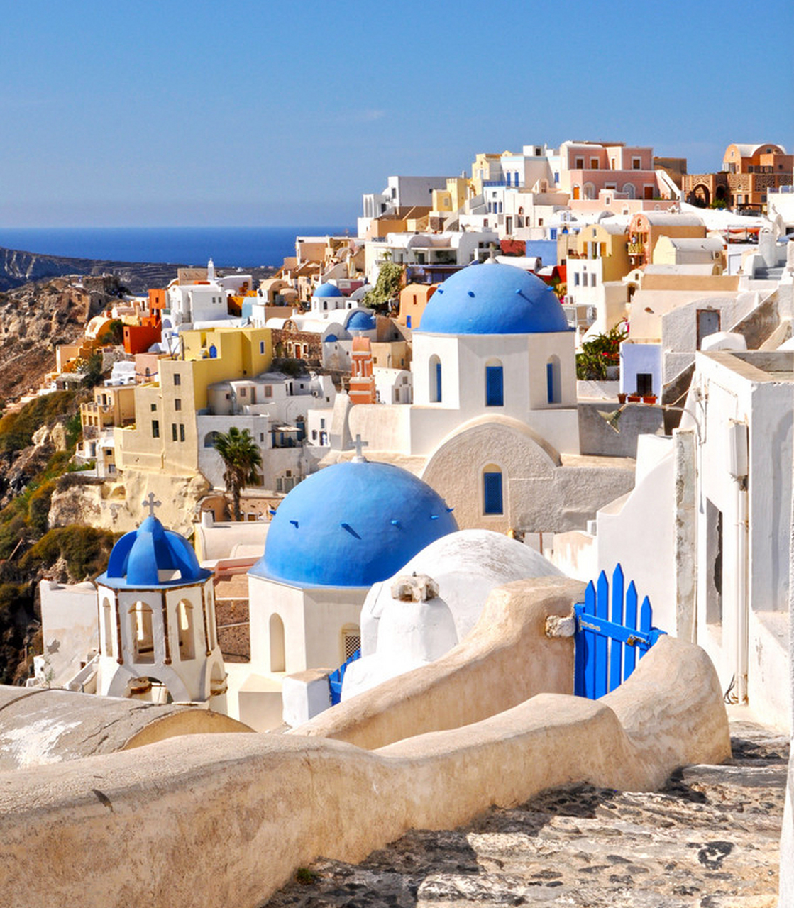 圣托里尼:天堂的颜色是洁白和蔚蓝  圣托里尼又名锡拉,是希腊著名的