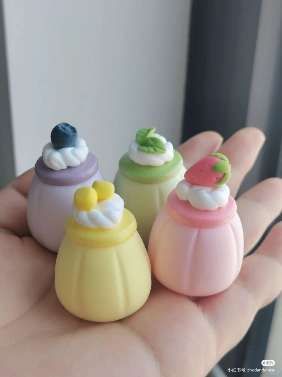 大家好,今天给大家带来一款超级有趣的手工制作教程——水果橡皮泥