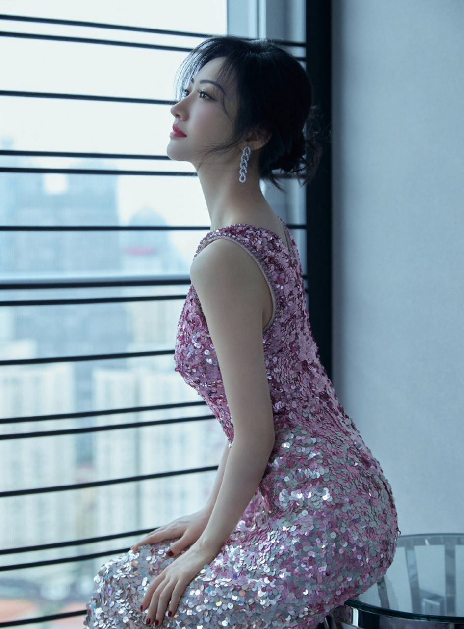 景甜,北京电影学院07级表演专业的才女,从古城西安步入梦想的殿堂.