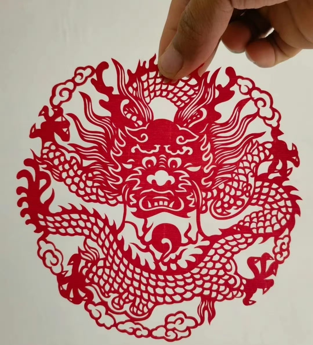 " 一剪一刻镂空之美