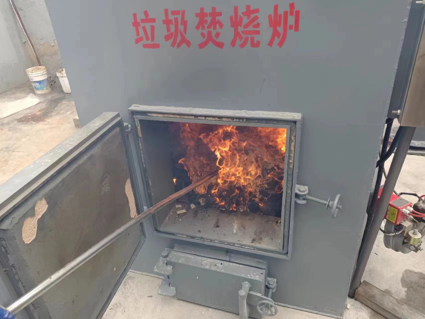 10吨农村生活垃圾焚烧炉