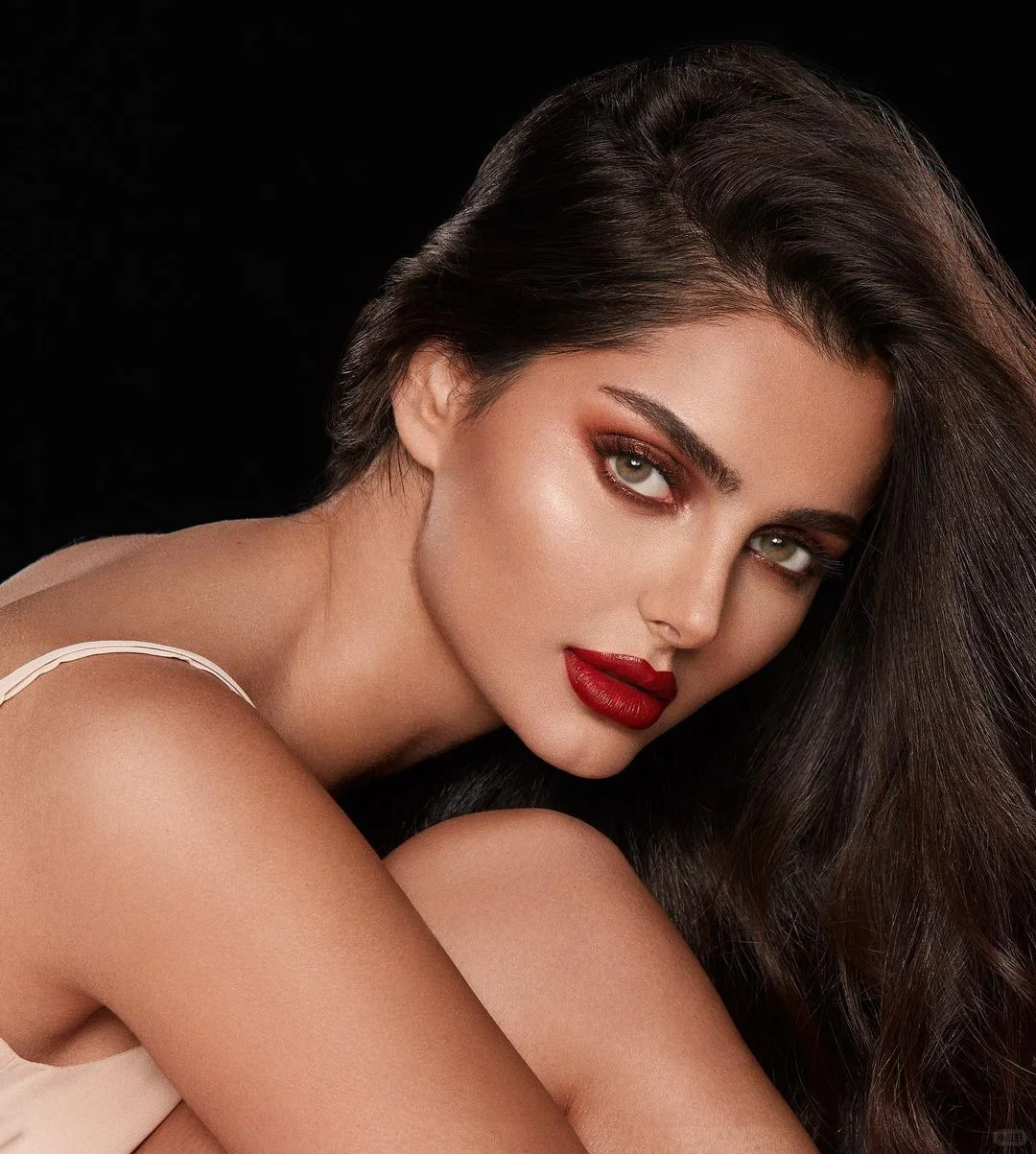 伊朗时尚界的璀璨明星:mahlagha jaberi,波斯第一超模