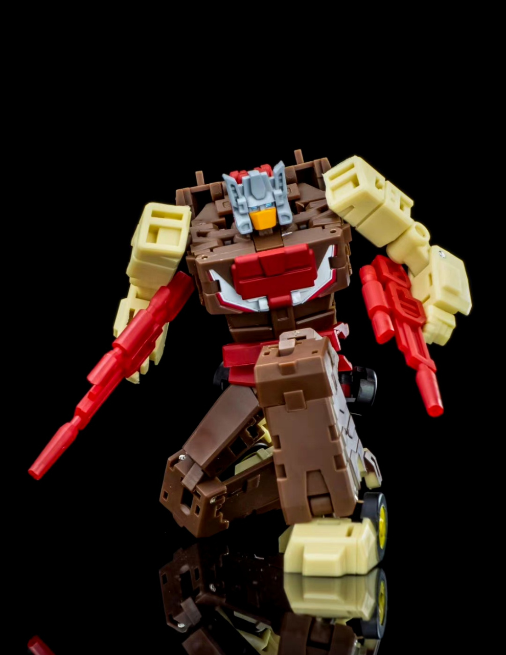 模型欣赏:dx9 toys mini02 电脑怪杰郭文,角色出自动画《变形金刚