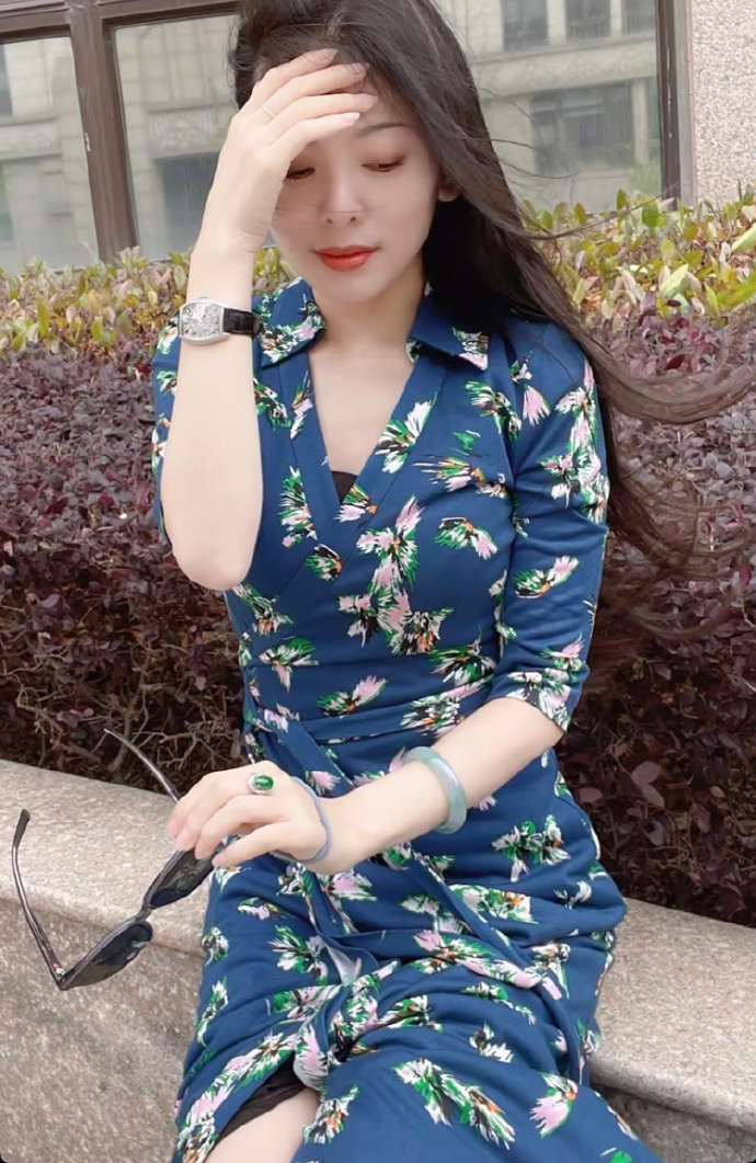 我感觉我都比她年轻,她都有白我的大姐博客寂寞海口女同事新来的女