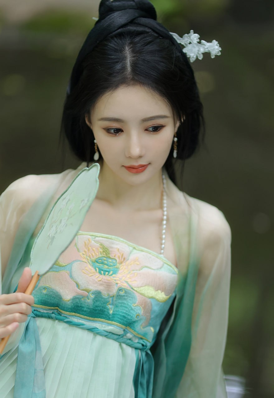 清纯古典美女