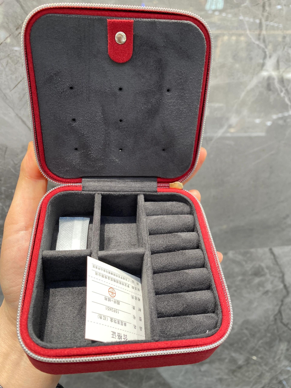 周大福新版红丝绒首饰盒太好看了吧