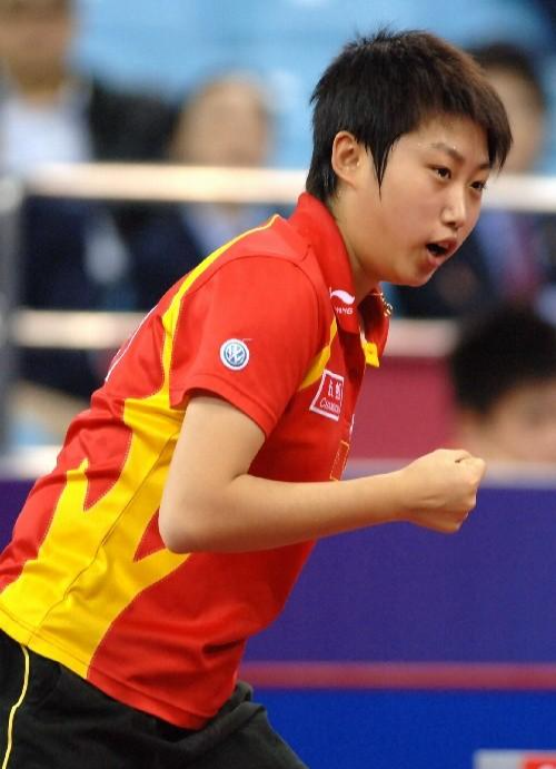 郭跃:19岁战胜张怡宁,26岁被开除,现投身金融,蜕变为女神