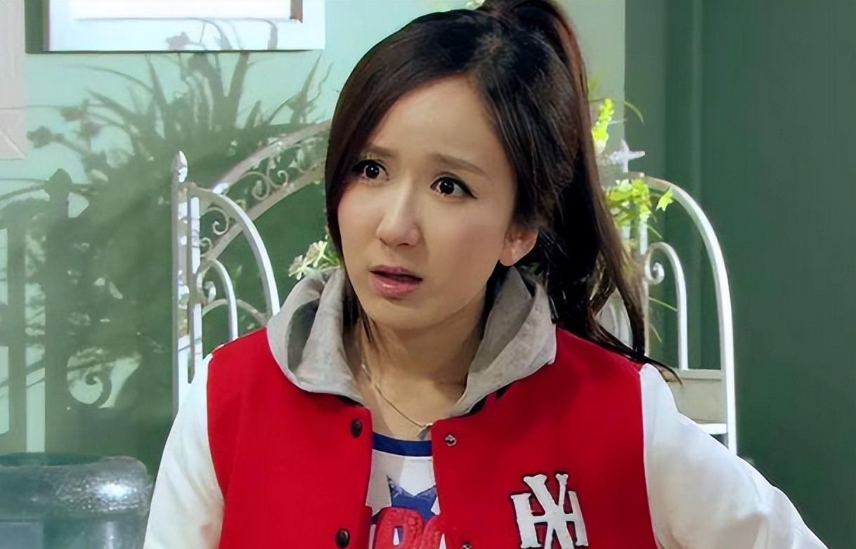 如果提到了曾小贤,就不得不提到他的官配胡一菲,爱情公寓里的女汉子.