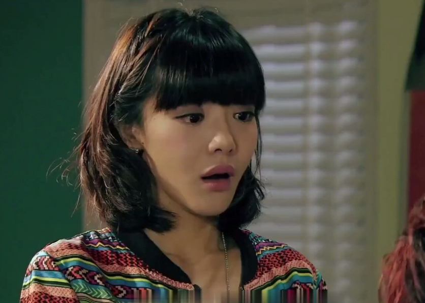 邓家佳(饰唐悠悠)