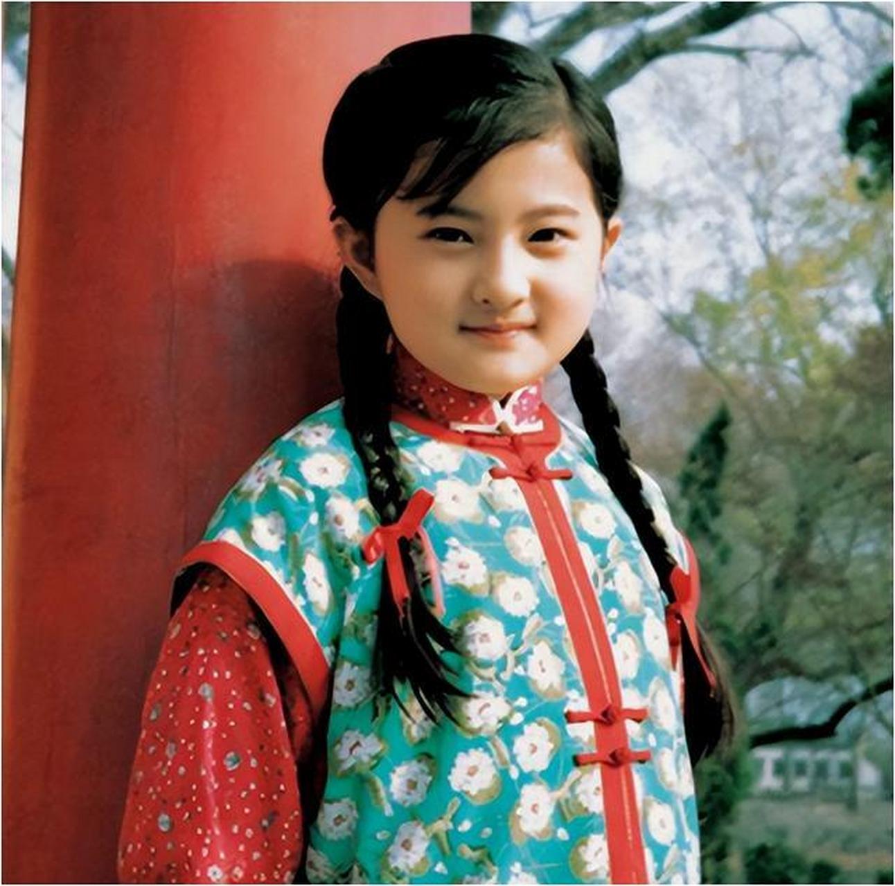 金铭,童星出身,因《婉君》成名.