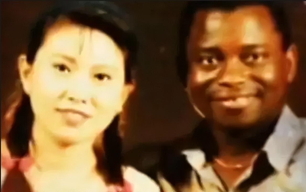 92年北大才女远嫁非洲生下女儿后回国卖盒饭再见老公已是高官