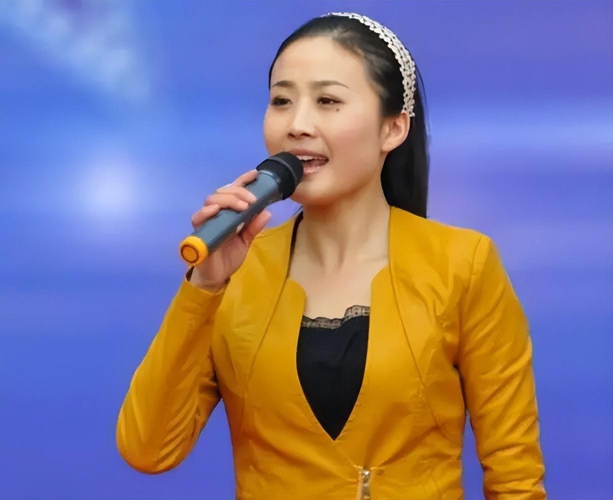 回顾马翠霞出生农村家境贫困登上春晚的背后有艰辛和眼泪