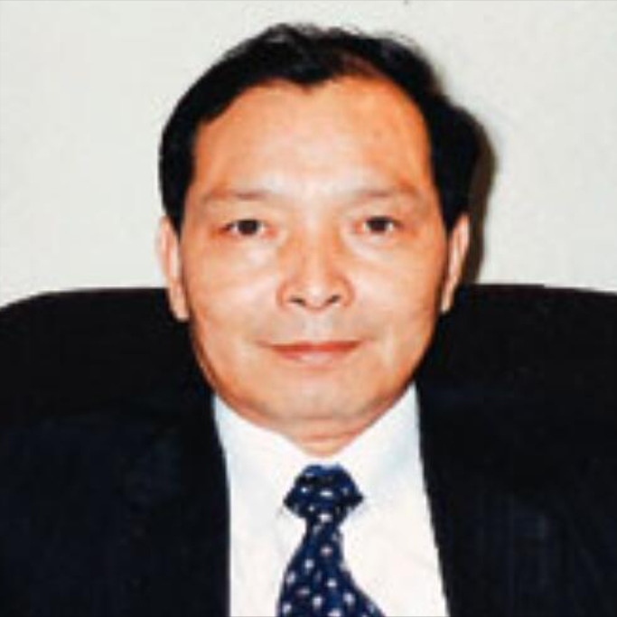 1952年,蒋泉龙出生于湖北宜兴一个农民家里,蒋泉龙父母都是地地道道的