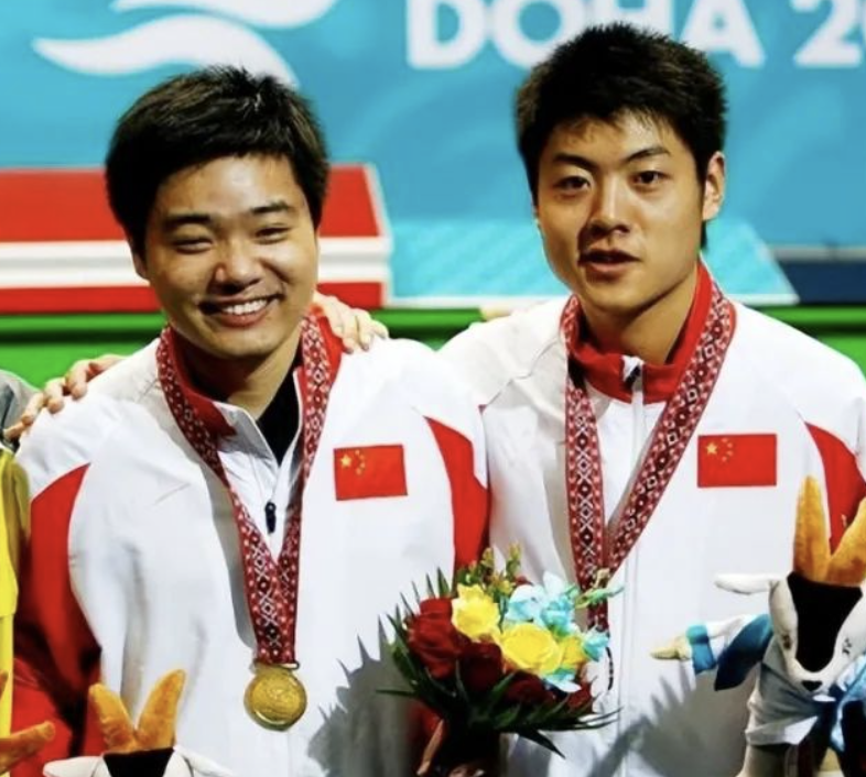 回顾丁俊晖娶大6岁的富家姑娘母亲患癌去世成了他一生的痛