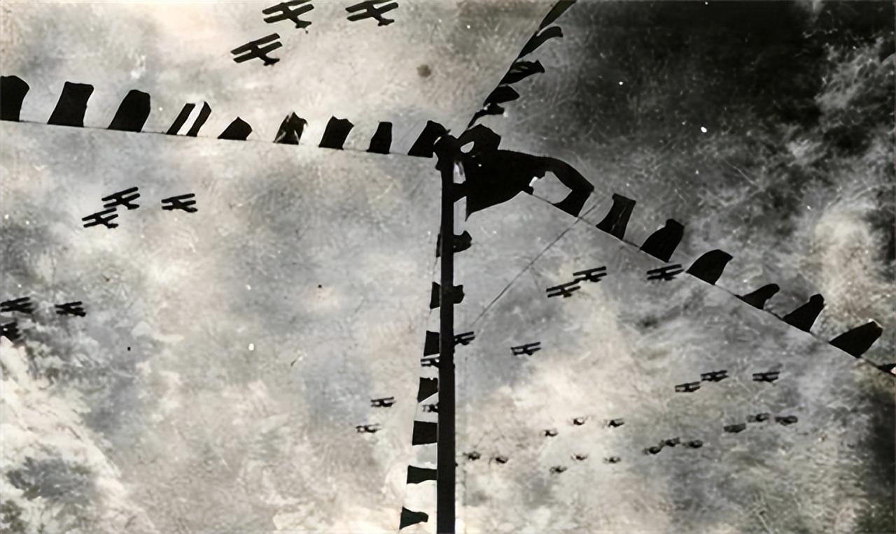 1999年台湾75岁女作家到南京航空烈士陵园看到一名字失声痛哭