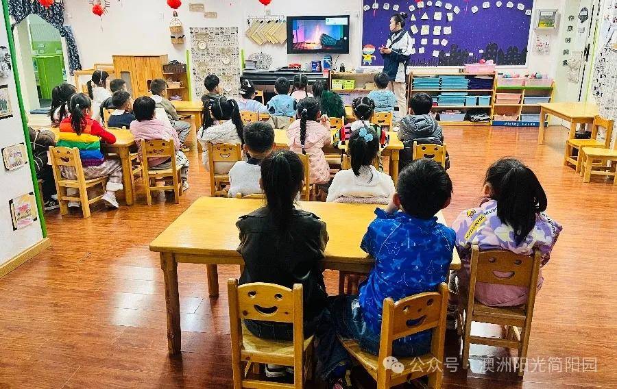 消防在"童"心 安全护"童"行-简阳市诺亚舟幼儿园消防演练