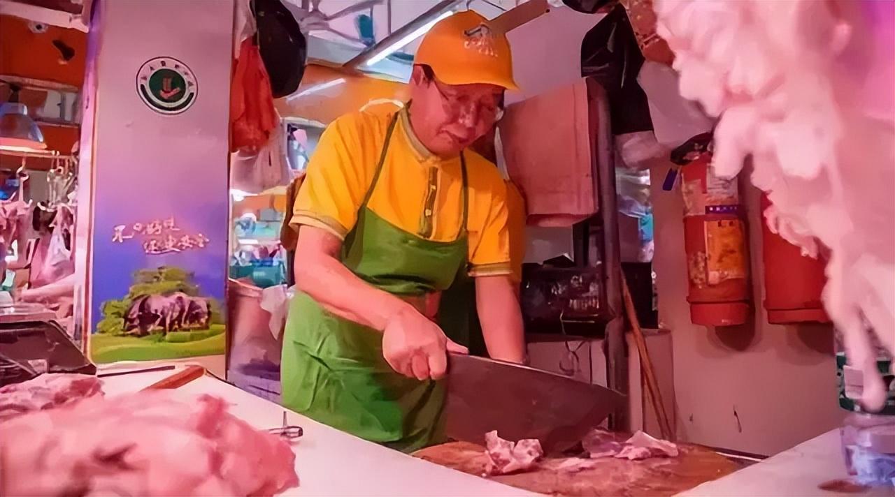 考上北大去卖猪肉陆步轩被讽刺20年现在身价上亿还在卖猪肉