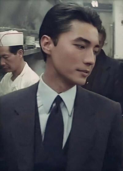 回顾一代男神尊龙我没有来处也没有归途这一生都是借来的