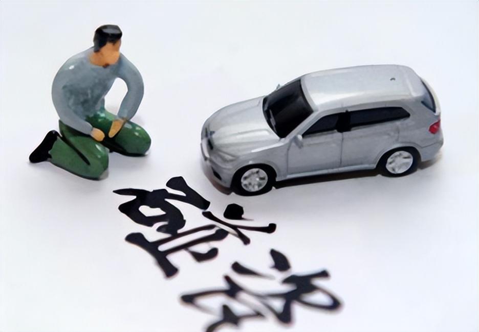 "碰瓷"在旧时原来是指一些混混无赖,拿着易碎的瓷器故意碰撞他人,然后