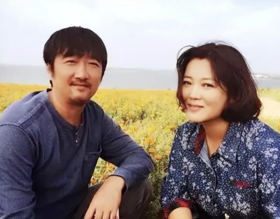 回顾王茜华被梅婷抢了角色45岁高龄生子二婚丈夫将她宠成宝