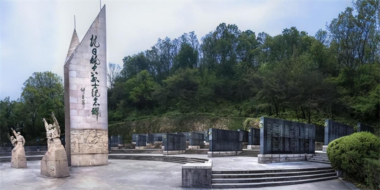 1999年台湾75岁女作家到南京航空烈士陵园看到一名字失声痛哭