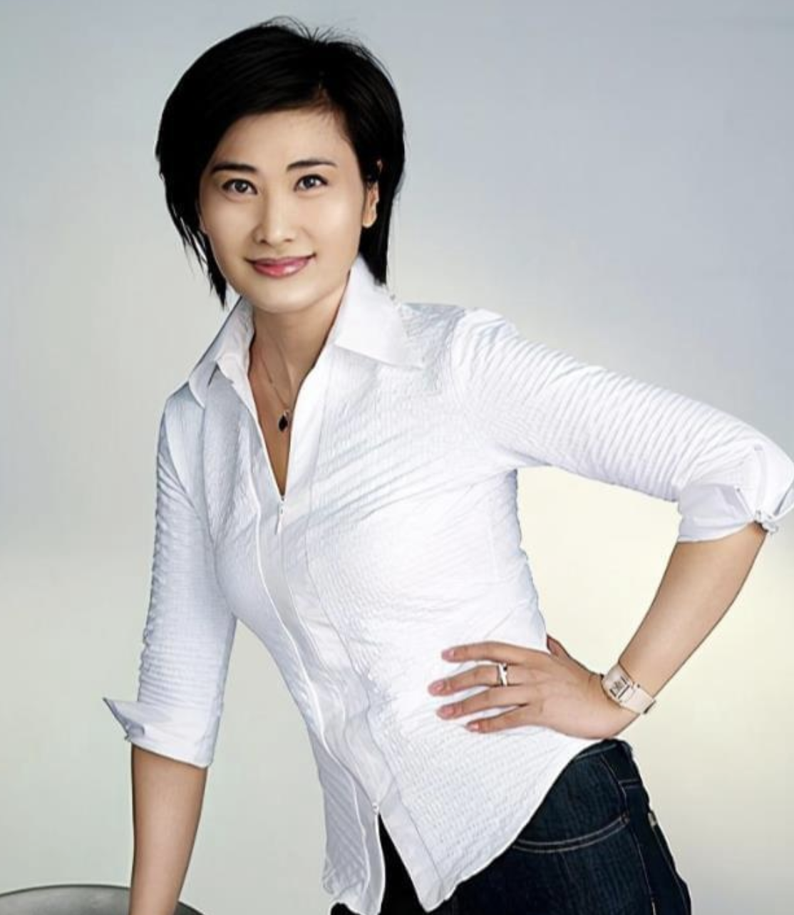 回顾吴小莉与一贫如洗的哥哥相认为何她伸手相助却遭拒绝