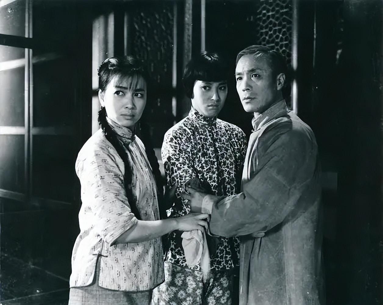 回顾演员谢芳之子张京对妈妈有过怨恨成年后读懂母爱泪流满面