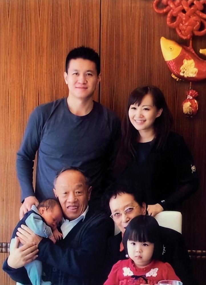 回顾国家一级演员阎维文陪妻子抗癌35年他的做法让妻子重获新生