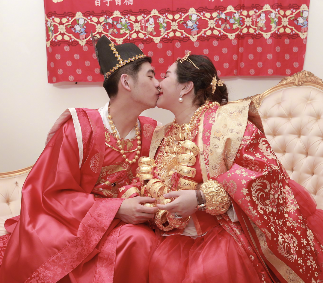 回顾何鸿燊女儿何超盈下嫁哈尔滨小伙母亲陪嫁14亿丈夫不简单