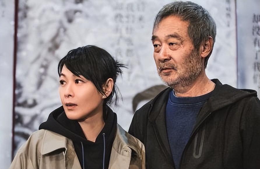 回顾刘若英撮合离异父母复婚失败父亲离世痛了她和母亲的心