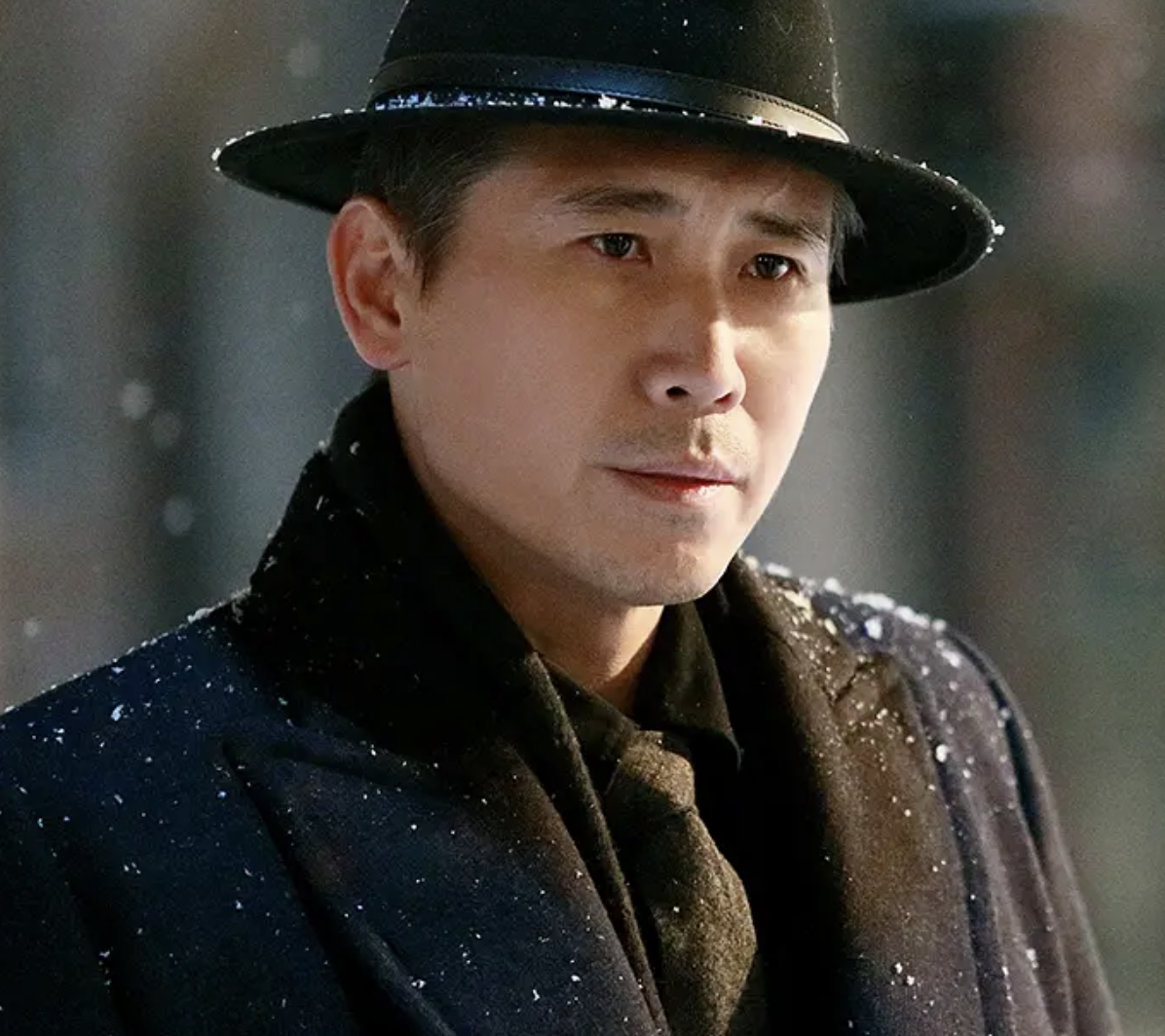 "因为坚持话剧事业,李乃文的日子捉襟见肘,最难的时候需要靠父母救济.