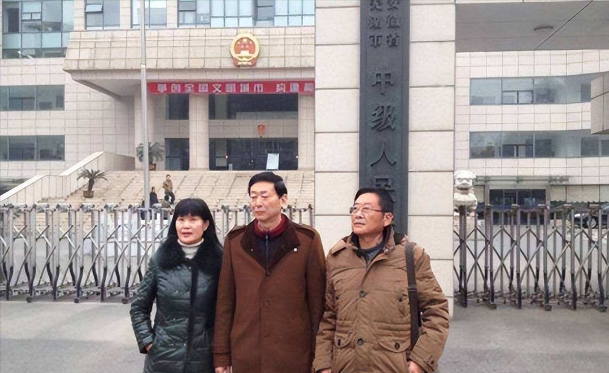 1998年2月,由于案件现存证据不足,于英生的案子两次被蚌埠市人民检察