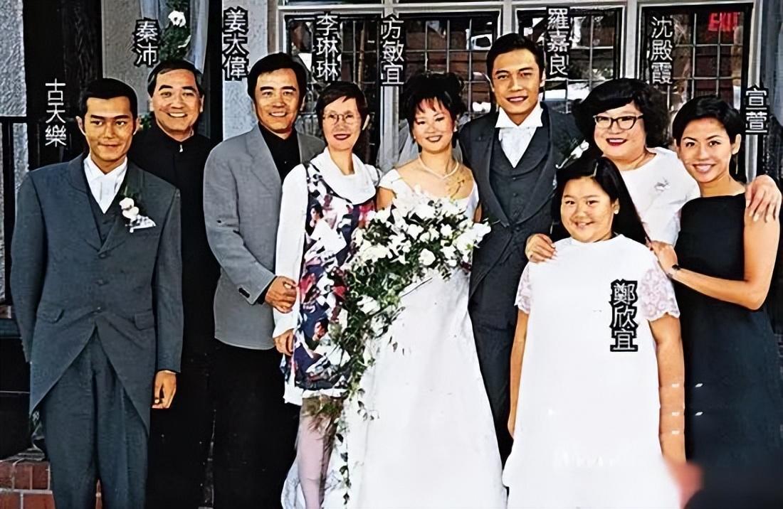 回顾罗嘉良抛弃相爱30年的方敏仪投入苏岩怀抱如今他幸福吗