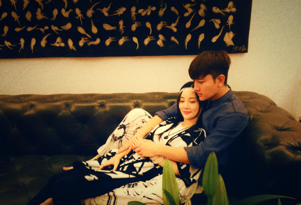 回顾李小璐的母亲张伟欣挽救过女儿的婚姻现在我的心最痛