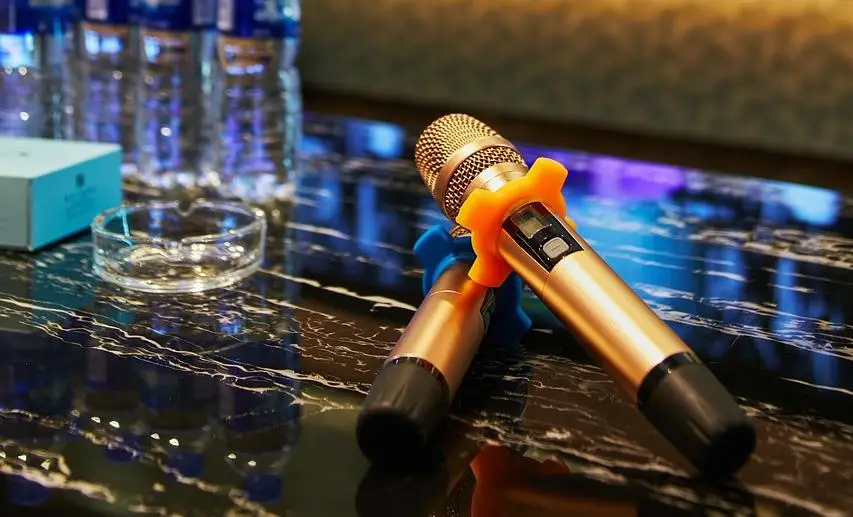 什么超高价格卖可乐啤酒,果盘水果动辄上百元,都是真实存在过的"暴利"