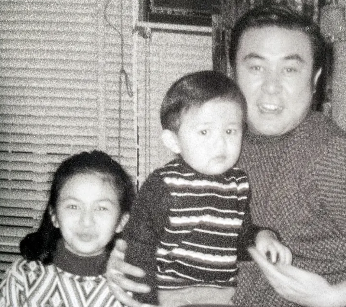 回顾关之琳父亲关山女儿28年不理他去世关之琳为他买400万墓地