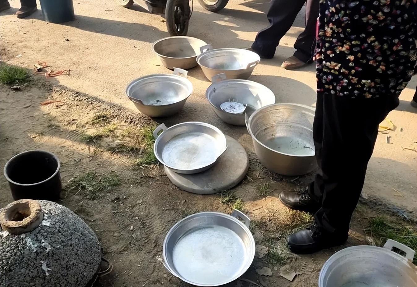 回顾曾风靡农村的倒铝锅如今为何消失了呢铝锅真的有毒吗