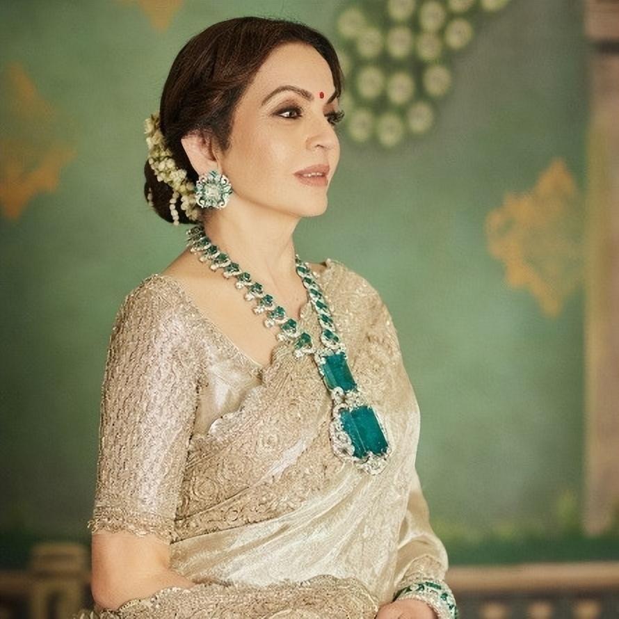 印度第一夫人嫁莫迪守活寡45年和首富夫人没有对比就没有伤害