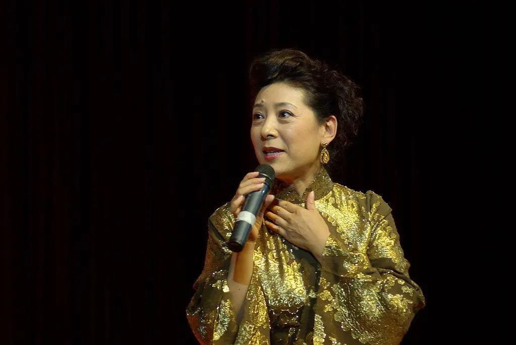 回顾关牧村母亲早逝70岁的我不敢老去还要给百岁老父尽孝