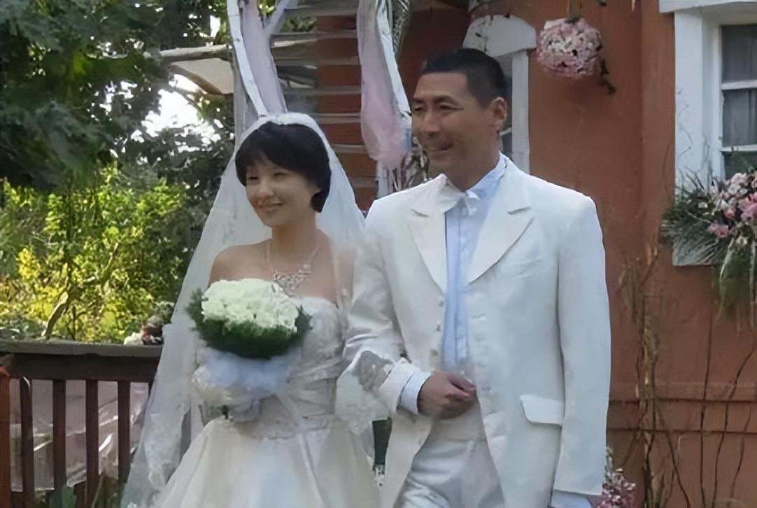 回顾演员张子健我不是负心汉曾给钱帮前妻治病再婚娶了个贤妻