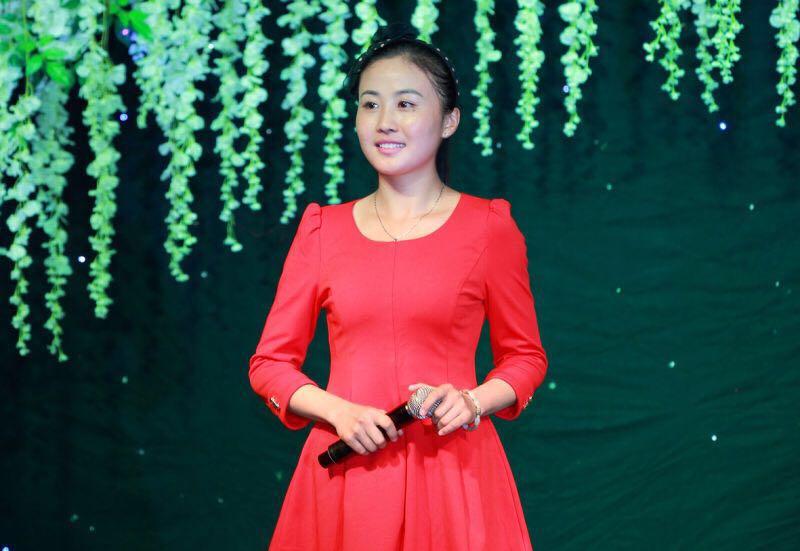 回顾马翠霞出生农村家境贫困登上春晚的背后有艰辛和眼泪