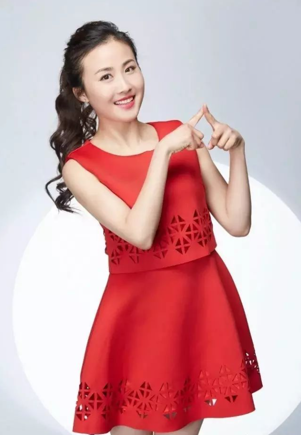 回顾马翠霞出生农村家境贫困登上春晚的背后有艰辛和眼泪