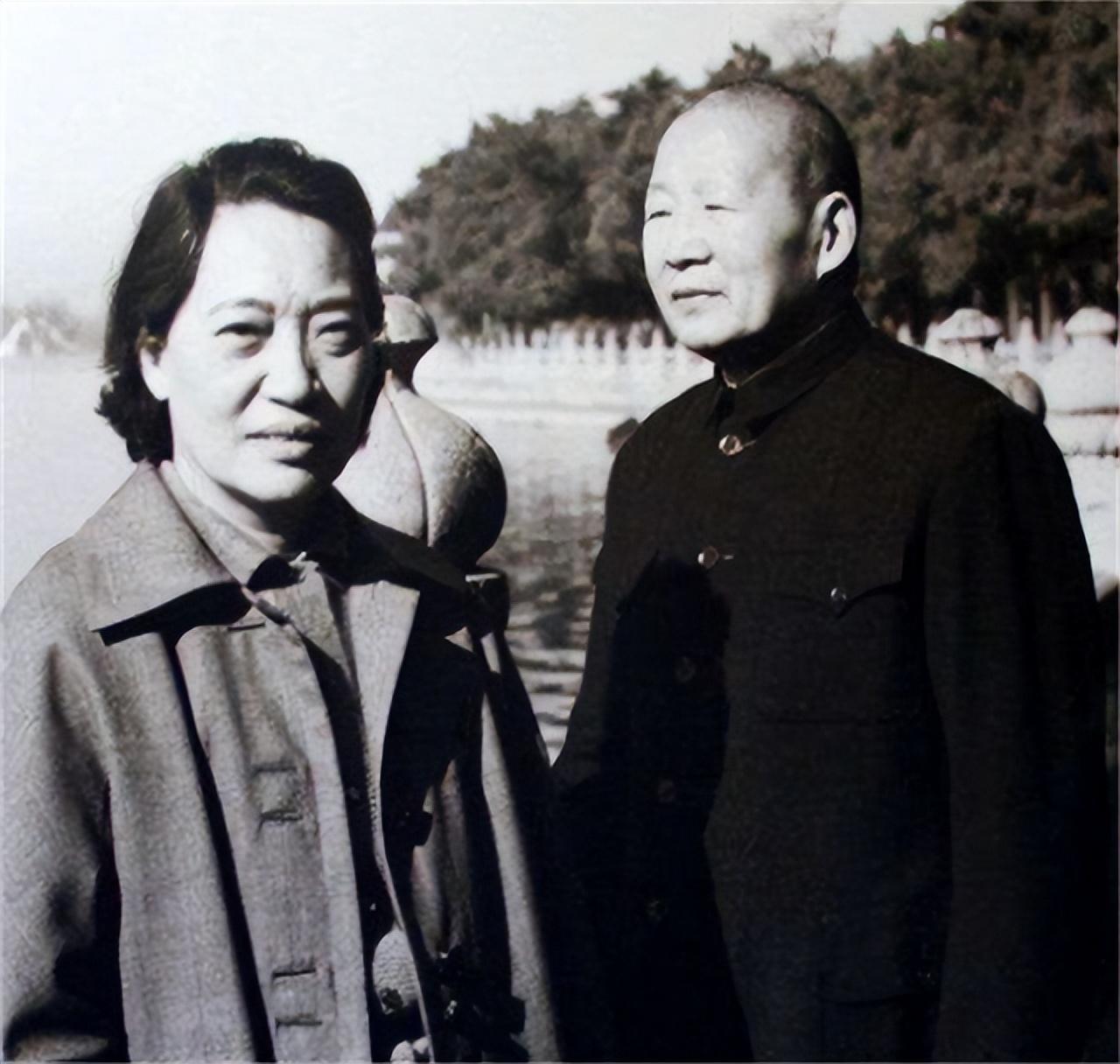 1959年刘文彩地主庄园开馆周总理急电刘文辉立刻进京履新职