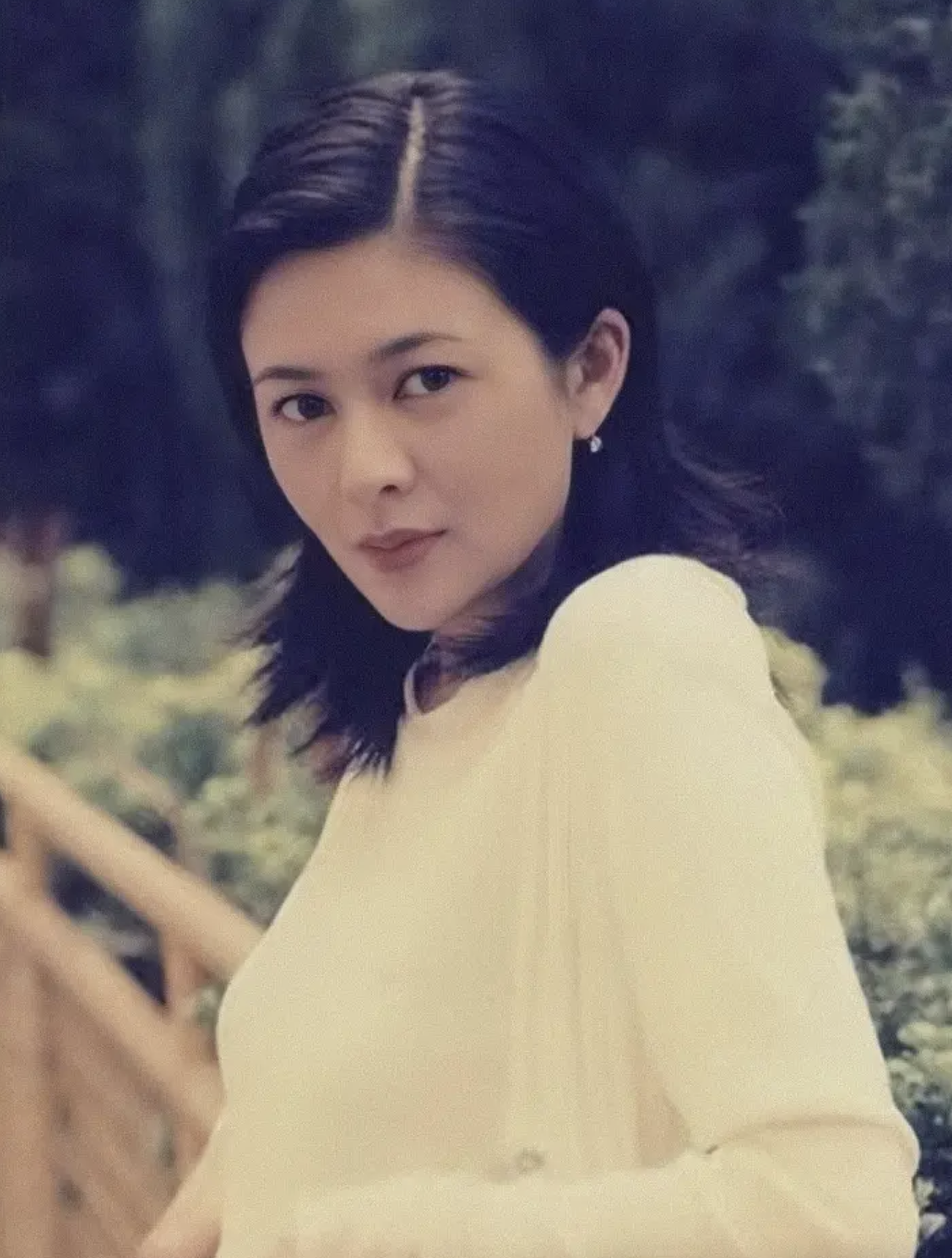 回顾关之琳父亲关山女儿28年不理他去世关之琳为他买400万墓地