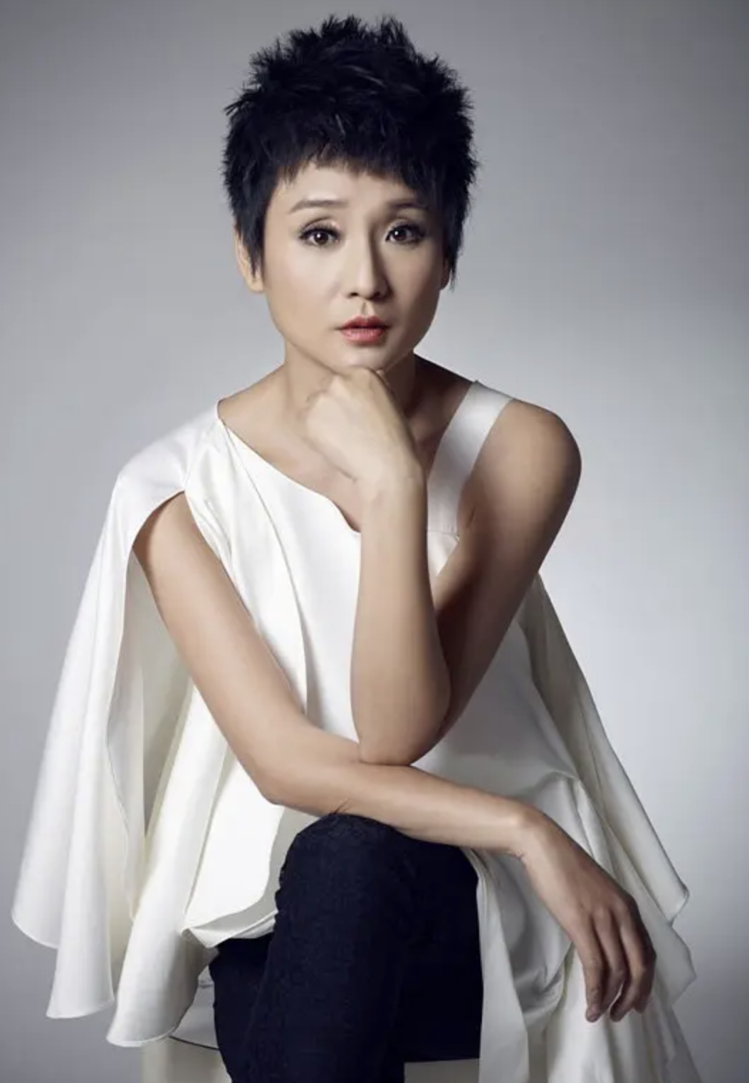 回顾孔琳情断王全安和耿乐相恋7年被分手54岁不婚也幸福