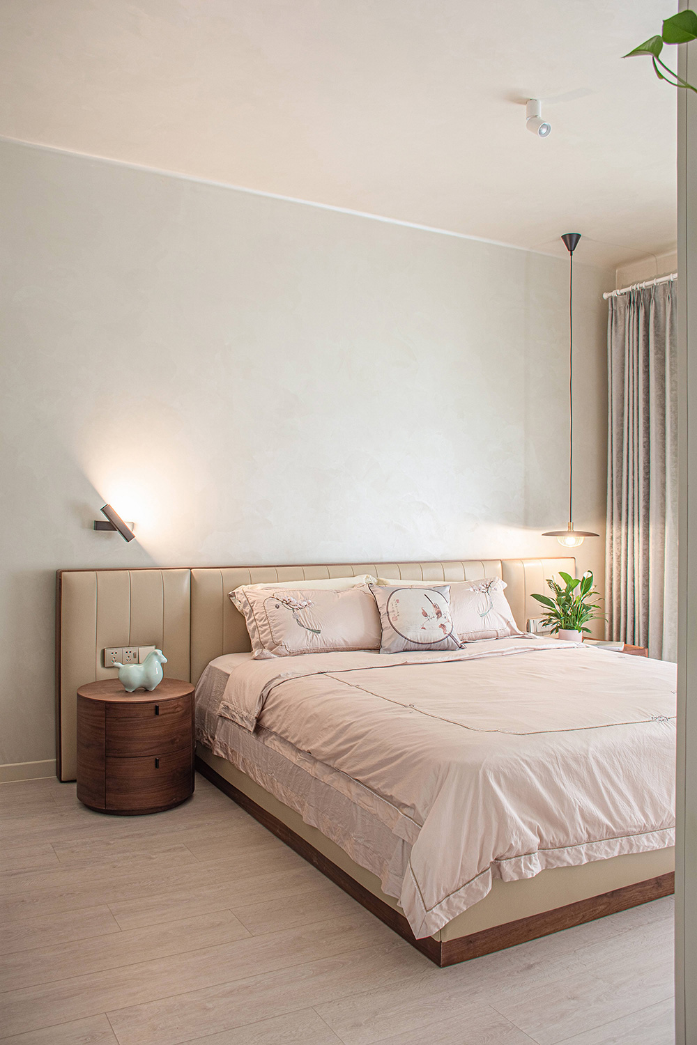 卧室床头灯装修全攻略:这些细节你注意到了吗?